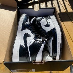 Jordan 1 Mid Carbon Black